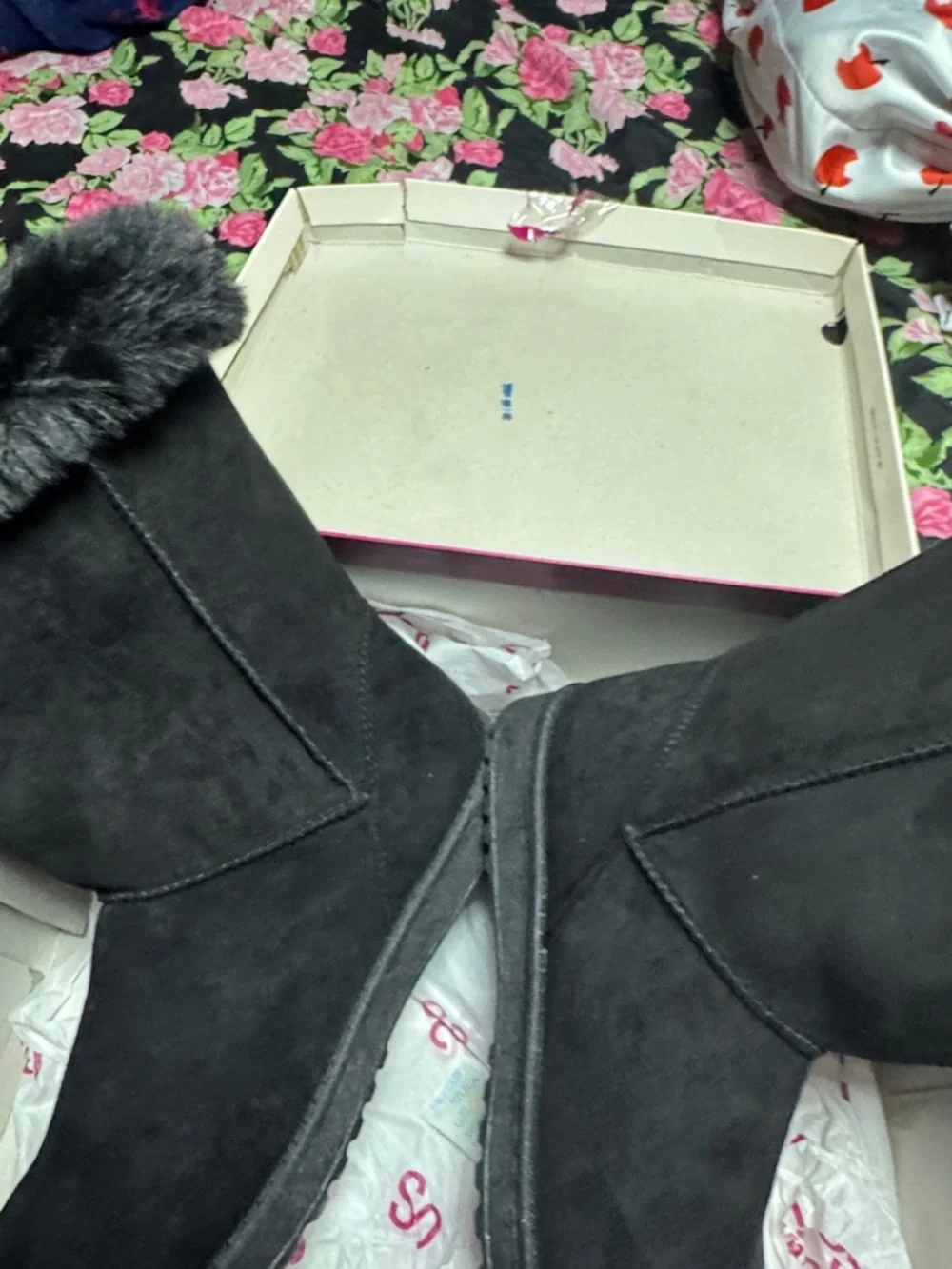 NEW SO Black Faux Fur Cuff Winter Boots for Women